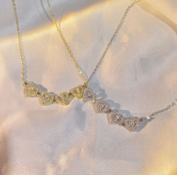 Retro Magnetic Folding Heart Shaped Four Leaf Clover Pendant Necklace Women Love Clavicle Chain Gifts Openable Choker Jewelry - PULSE MART