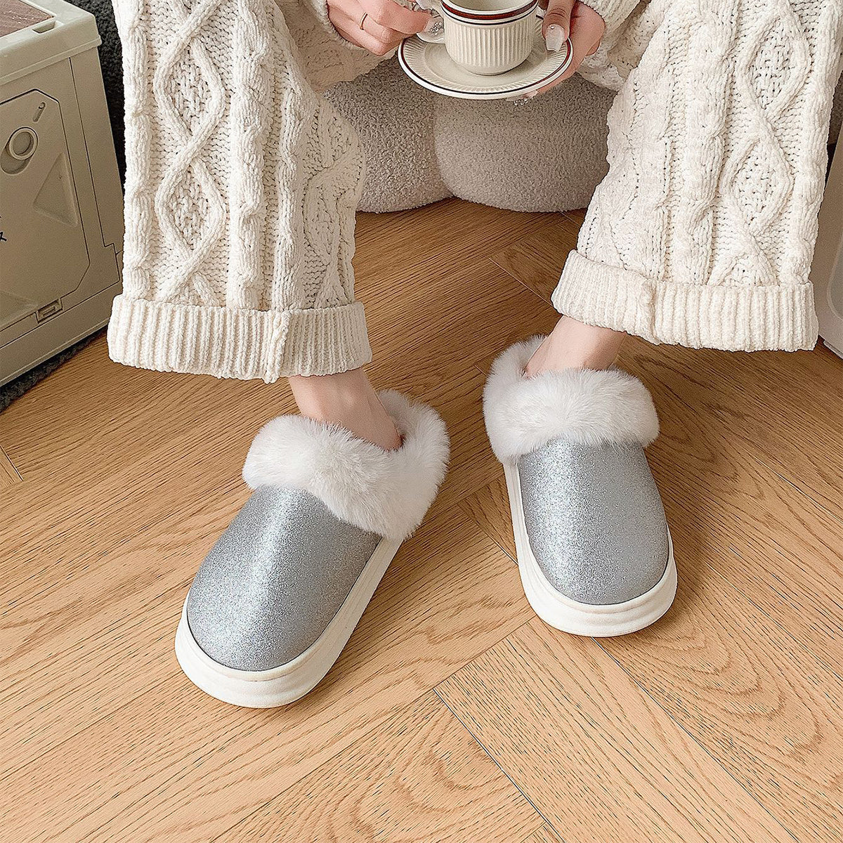 Fashion Frosted Sequined Plush Slippers Winter Warm Home Indoor Non-slip Bedroom Floor Fuzzy Slipper For Couple Women House Shoes
