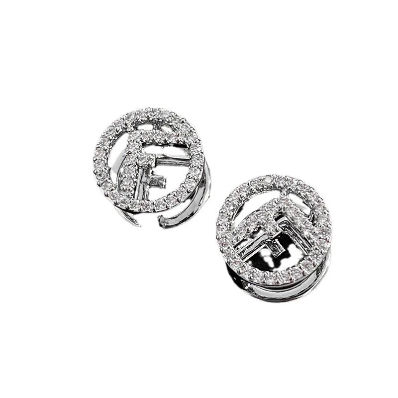 New Fashionable Earrings A Super-shiny Ear Clasp, Simple Round Shape, and Compact Size