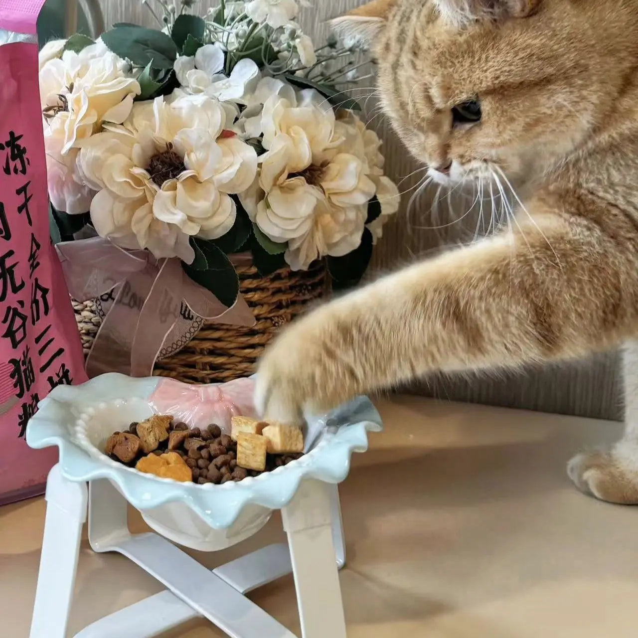 Love Heart Ceramic Cat Bowl – Elevated Large-Caliber Pet Food & Water Bowl for Cats & Small Dogs