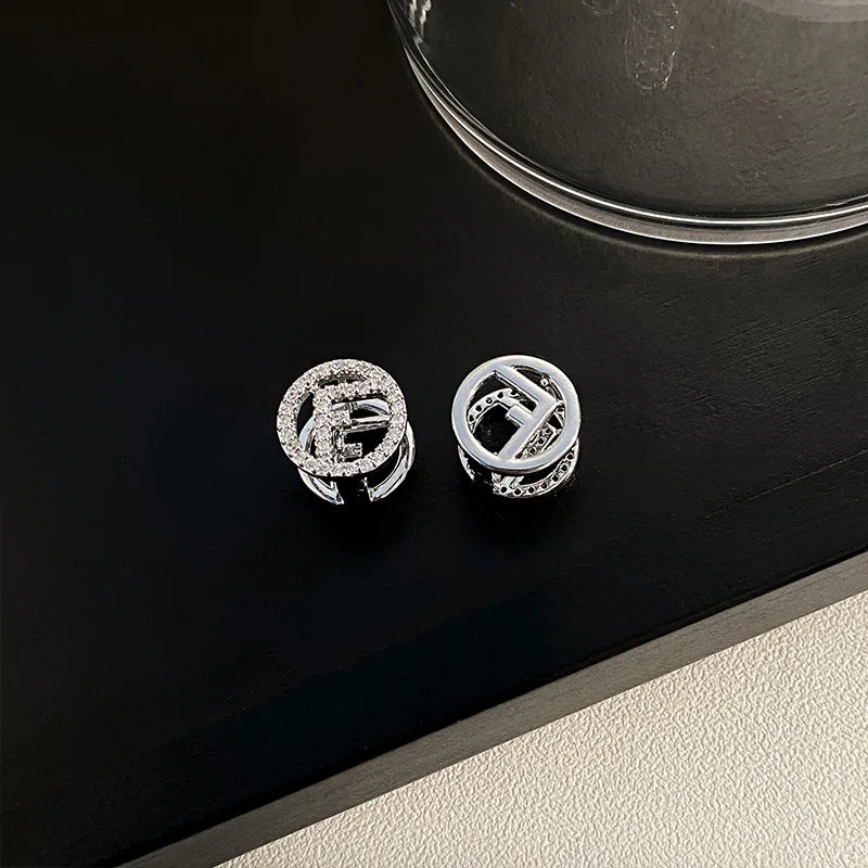 New Fashionable Earrings A Super-shiny Ear Clasp, Simple Round Shape, and Compact Size